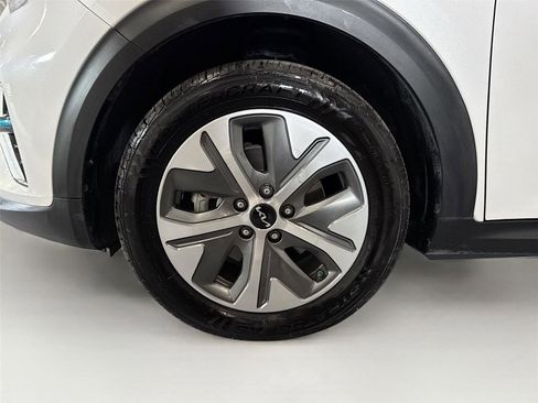 Used 2022 Kia Niro EX w/ Cold Weather Package FWD image 28