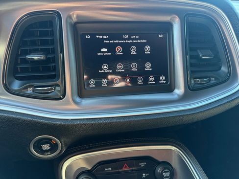 Used 2019 Dodge Challenger SXT image 12