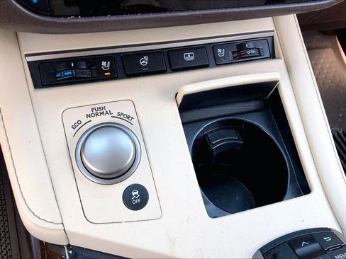 Used 2018 Lexus ES 350 w/ Luxury Package w/Wood Trim FWD image 34