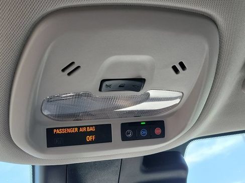 Used 2024 Chevrolet Trax LT FWD image 17