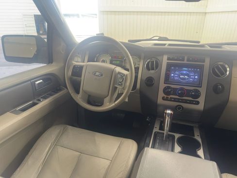 Used 2011 Ford Expedition XLT image 14