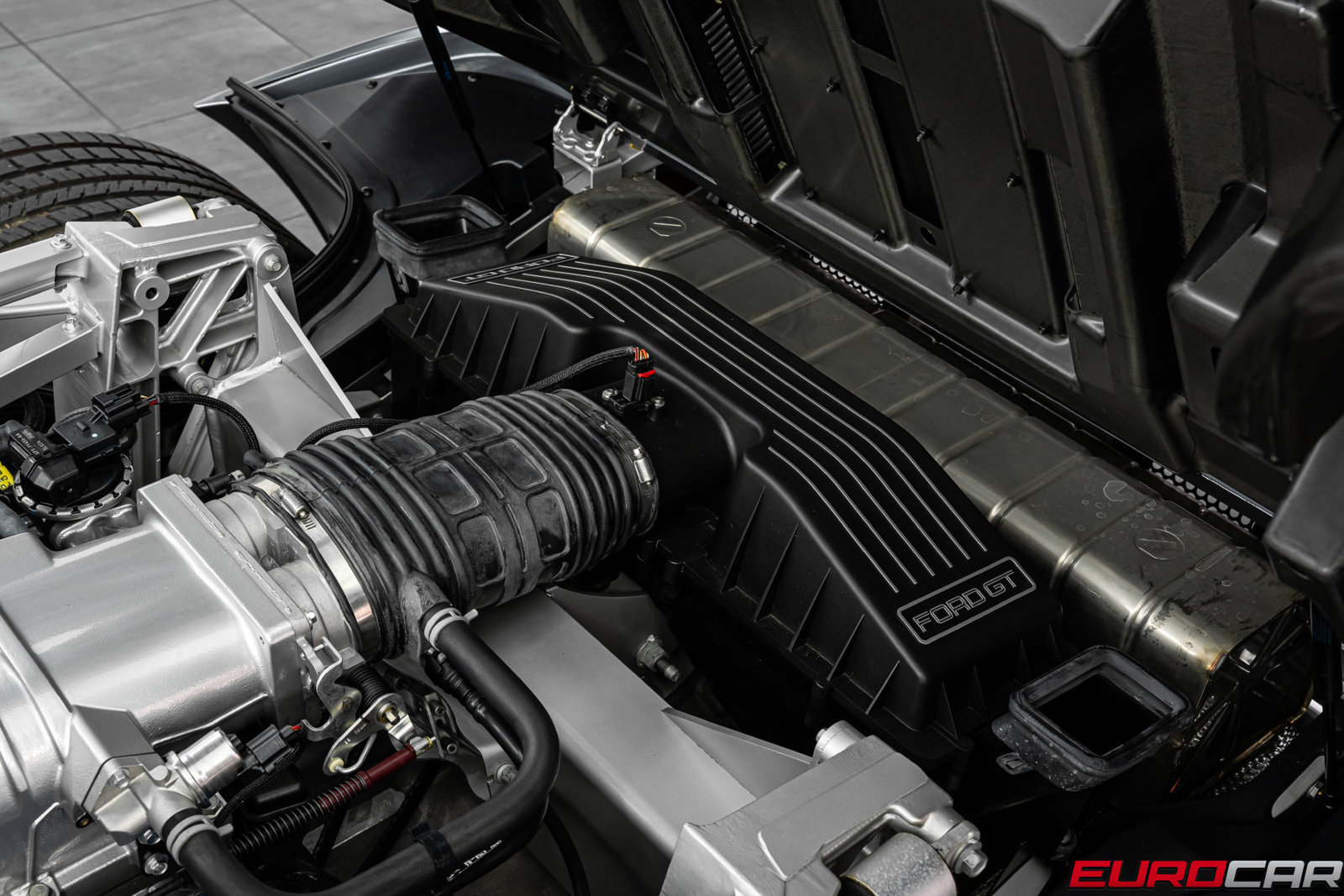 Used 2006 Ford GT RWD image 26