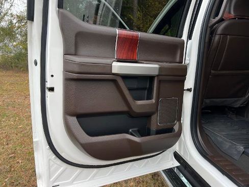 Used 2022 Ford F350 King Ranch w/ Chrome Package image 30