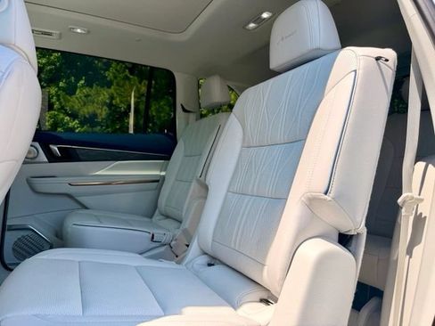 Used 2026 Buick Enclave Avenir w/ Super Cruise Package FWD image 26