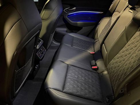 Certified 2024 Audi SQ8 e-tron Premium Plus w/ Black Optic Package AWD/4WD image 23