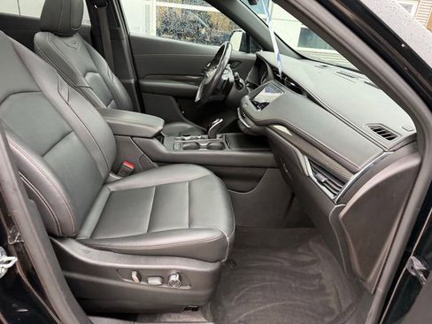 Used 2020 Cadillac XT4 Sport w/ Cold Weather Package image 12