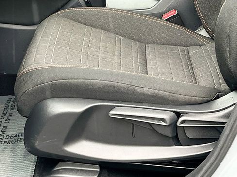 Used 2025 Honda HR-V Sport image 18