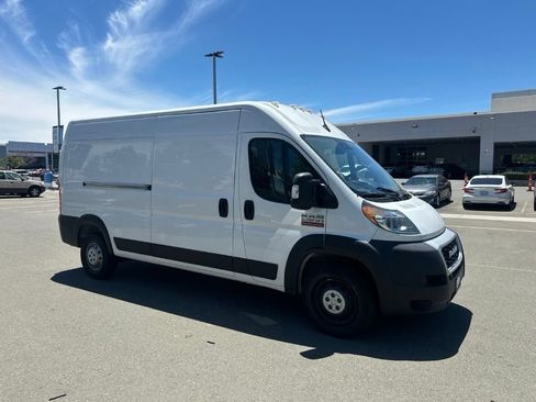 Used 2022 RAM ProMaster 2500 FWD image 2