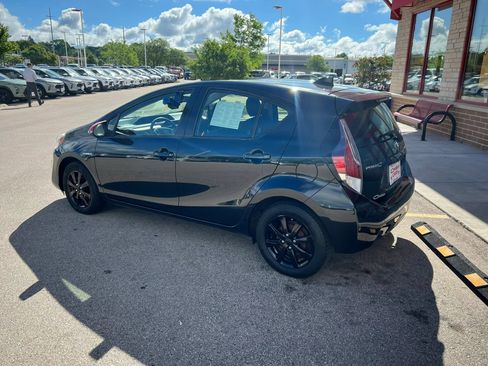 Used 2016 Toyota Prius C Persona Series FWD image 5
