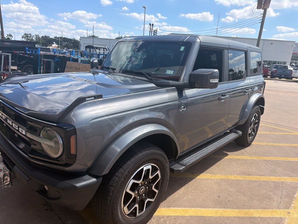 Used 2024 Ford Bronco Outer Banks AWD/4WD image 3