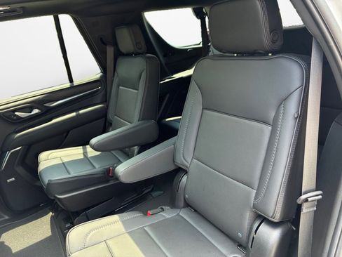 Used 2024 GMC Yukon Denali AWD/4WD image 12