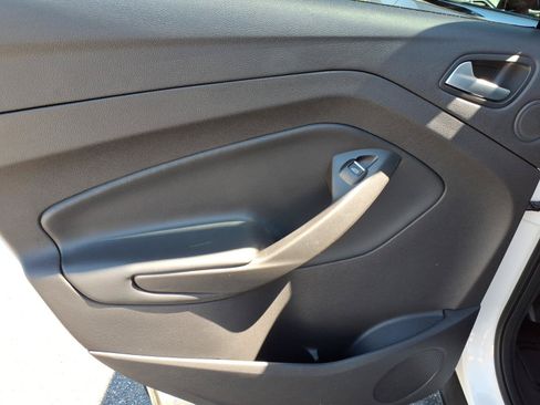 Used 2019 Ford Escape Titanium FWD image 8