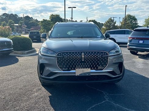 Used 2025 Lincoln Aviator Reserve w/ Illumination Package image 5