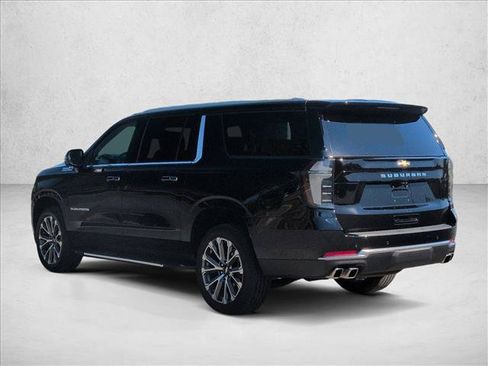 Used 2026 Chevrolet Suburban High Country AWD/4WD image 8