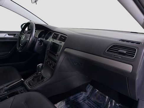 Used 2015 Volkswagen Golf TDI S image 27