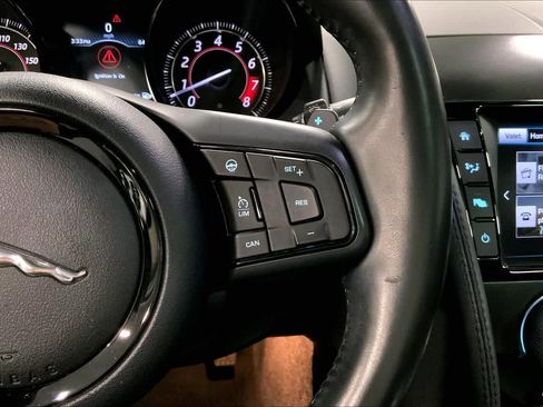 Used 2016 Jaguar F-TYPE Coupe image 21