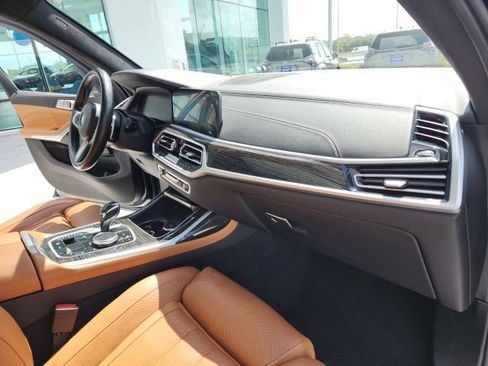 Used 2022 BMW X7 M50i w/ Luxury Seating Package image 26