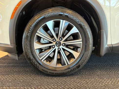 Used 2023 INFINITI QX60 Pure AWD/4WD image 12