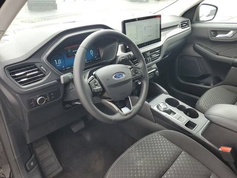 Used 2023 Ford Escape Active w/ Tech Pack #2 AWD/4WD image 9