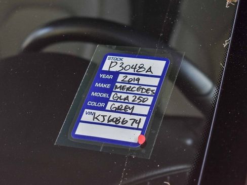 Used 2019 Mercedes-Benz GLA 250 4MATIC image 25