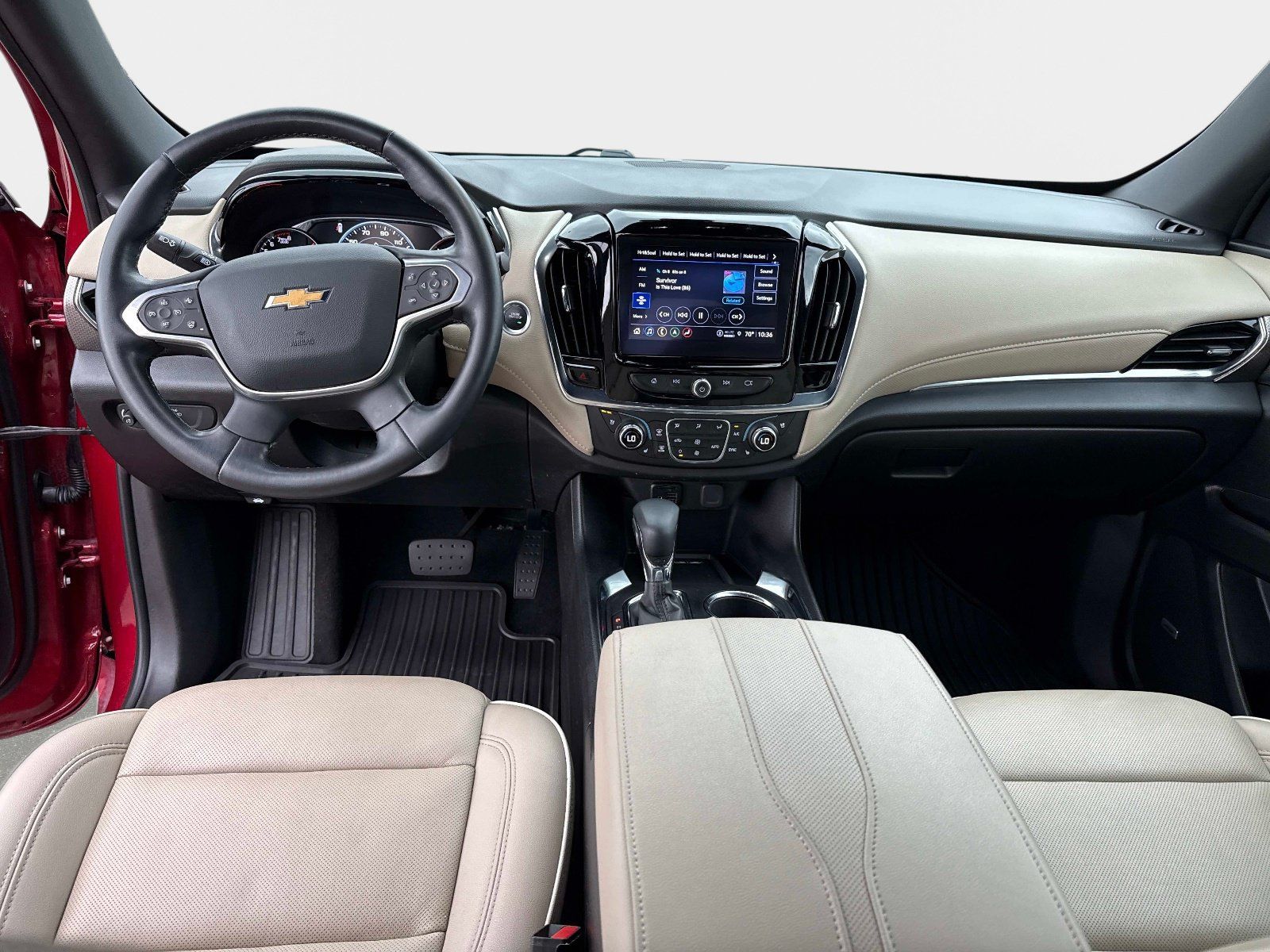 Used 2023 Chevrolet Traverse Premier FWD image 19