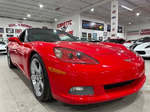 Used 2007 Chevrolet Corvette Coupe w/ Preferred Equipment Group RWD image 5