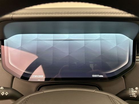 New 2026 Land Rover Range Rover Long Wheelbase SE image 15