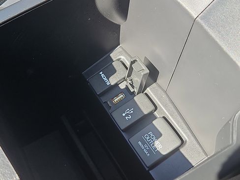 Used 2015 Honda CR-V Touring image 11