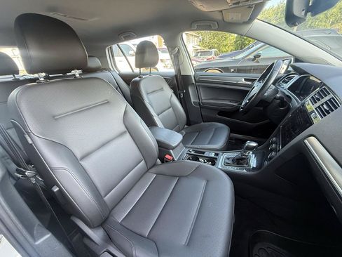 Used 2019 Volkswagen e-Golf SEL Premium FWD image 16