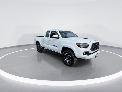Used 2023 Toyota Tacoma TRD Sport RWD image 3