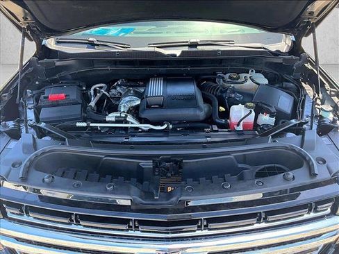 Used 2022 Chevrolet Suburban LT RWD image 11
