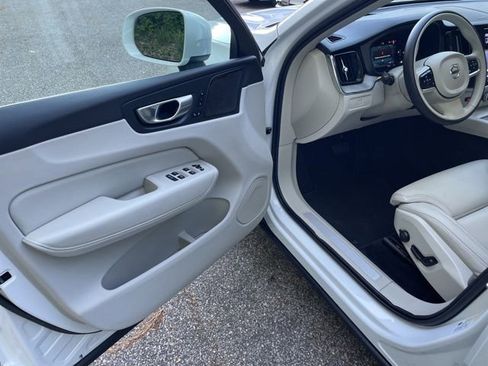 Certified 2023 Volvo XC60 B5 Ultimate w/ Climate Package AWD/4WD image 11