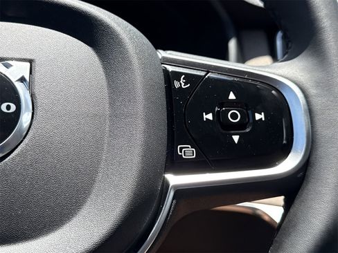 New 2026 Volvo XC90 B6 Core w/ Protection Package image 24