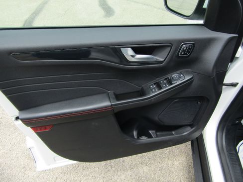 Used 2024 Ford Escape ST-Line Select w/ Tech Pack #2 AWD/4WD image 10