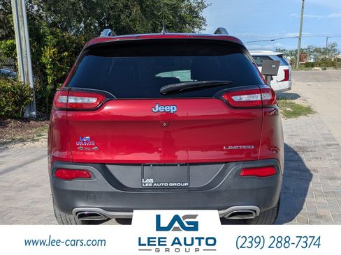 Used 2017 Jeep Cherokee Limited AWD/4WD image 4