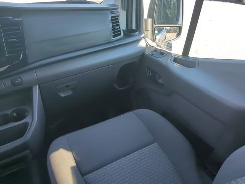 Certified 2025 Ford Transit 350 XLT image 15