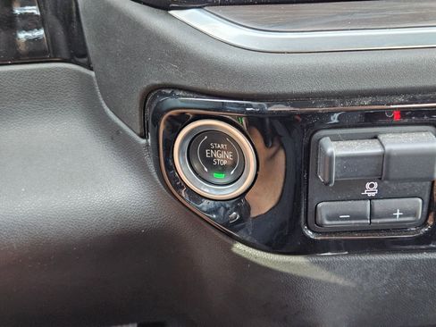 Certified 2022 GMC Sierra 1500 SLT w/ SLT Convenience Package AWD/4WD image 18