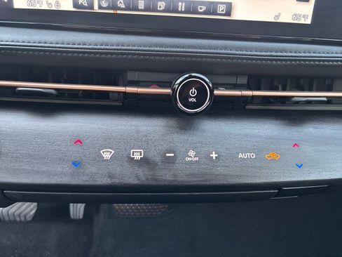 Used 2024 Nissan Ariya FWD image 20
