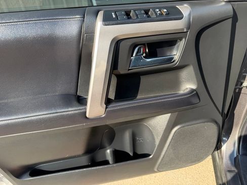 Used 2019 Toyota 4Runner SR5 Premium AWD/4WD image 17