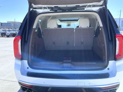 Used 2023 GMC Yukon XL Denali w/ Denali Reserve Package image 9