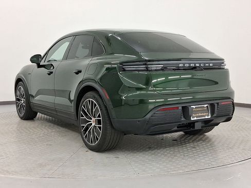 Used 2026 Porsche Macan image 3