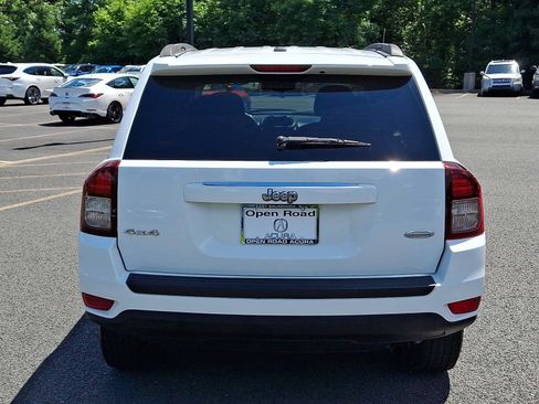 Used 2017 Jeep Compass Latitude AWD/4WD image 5