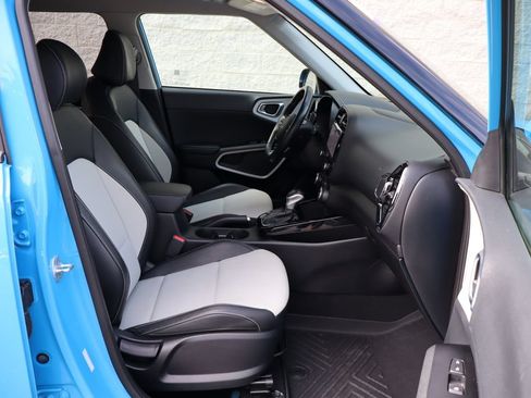 Used 2023 Kia Soul GT-Line FWD image 26