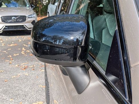 Certified 2025 Volvo XC60 B5 Core image 11