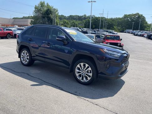 Used 2023 Toyota RAV4 XLE Premium AWD/4WD image 6