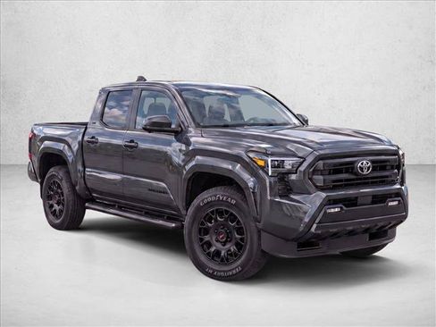Used 2025 Toyota Tacoma SR5 AWD/4WD image 11