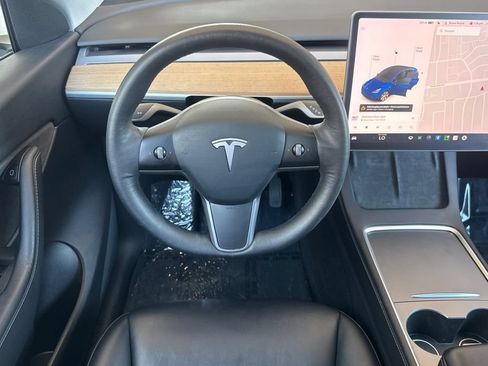 Used 2021 Tesla Model Y Long Range AWD/4WD image 13