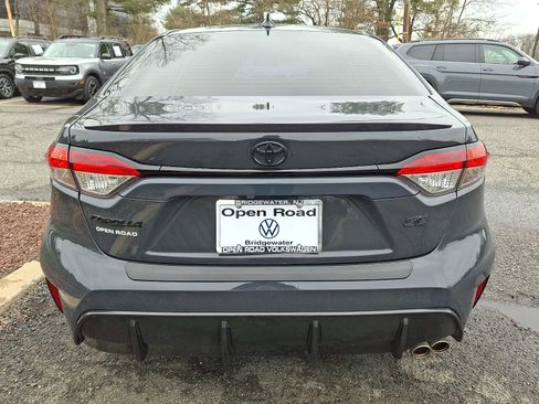 Used 2024 Toyota Corolla SE w/ SE Premium Package image 5