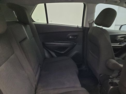 Used 2022 Chevrolet Trax LS w/ Tint and Cruise Package FWD image 19