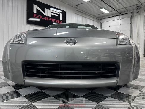 Used 2004 Nissan 350Z Touring RWD image 16